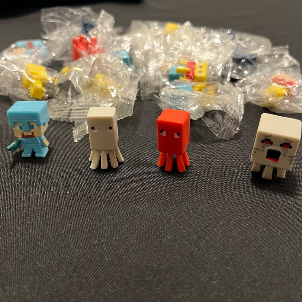 21 Minecraft Inspired Cupcake Toppers 17 Sealed 4 Loose | Birthday Party